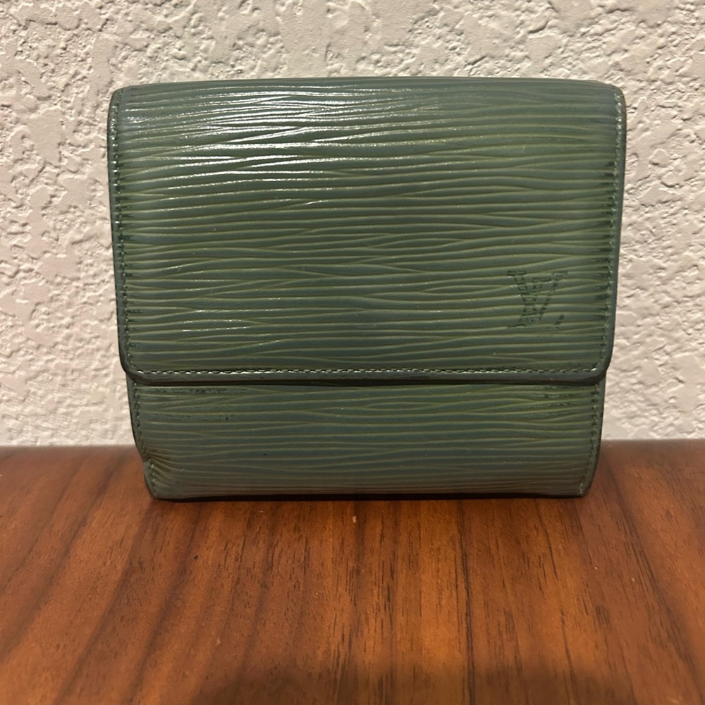 Louis Vuitton Epi Leather Compact Elise Wallet in Green